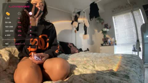 Snapshot of lustforlola chatting on 04/07/26, 11:37 LOLA online show from 04/07/26, 11:37