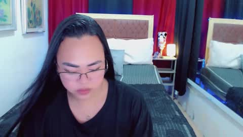 Snapshot of lustfuloffendertrina chatting on 02/23/25, 05:01 Trina online show from 02/23/25, 05:01