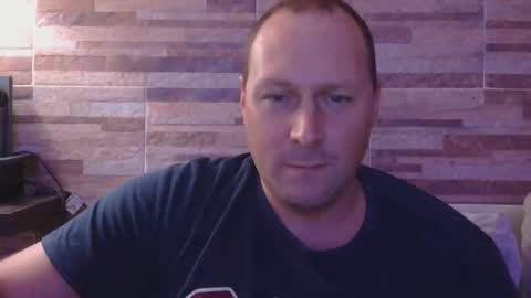 Snapshot of lustonfan chatting on 04/21/26, 02:51 lustonfan online show from 04/21/26, 02:51