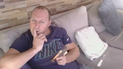 Snapshot of lustonfan chatting on 05/11/26, 01:28 lustonfan online show from 05/11/26, 01:28
