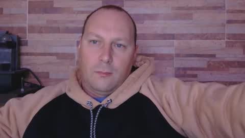 Snapshot of lustonfan chatting on 05/20/26, 11:16 lustonfan online show from 05/20/26, 11:16