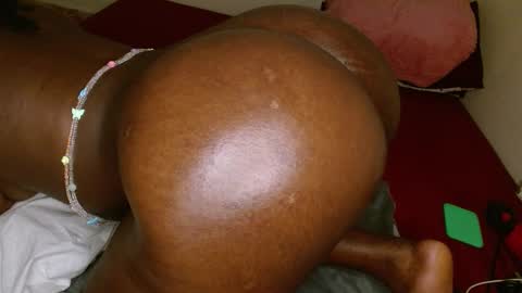 lustrous-choco online show from 02/20/26, 12:40