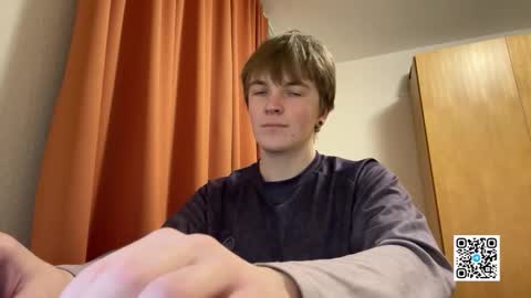 Snapshot of lustviper chatting on 12/14/25, 04:34 Nik online show from 12/14/25, 04:34