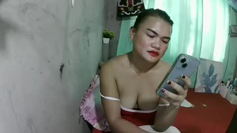 Snapshot of lusty_babe25 chatting on 04/24/26, 08:06 Flora Mae online show from 04/24/26, 08:06