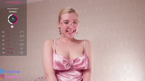 Snapshot of lusty_freya chatting on 01/08/25, 12:05 Freya online show from 01/08/25, 12:05