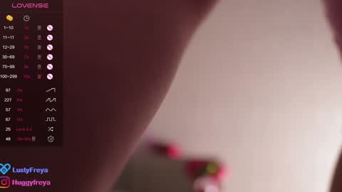 Snapshot of lusty_freya chatting on 01/10/25, 11:43 Freya online show from 01/10/25, 11:43