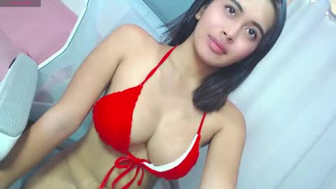 Snapshot of lustykeisha chatting on 05/22/26, 03:13 KEISHA - DONT FORGET TO FOLLOW ME AND GIVE ME THUMBS UP 3 online show from 05/22/26, 03:13