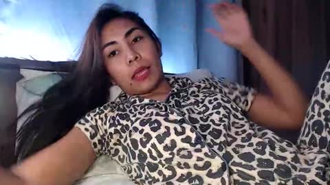 Snapshot of lustykendraxx chatting on 11/25/25, 05:35 Kendra online show from 11/25/25, 05:35