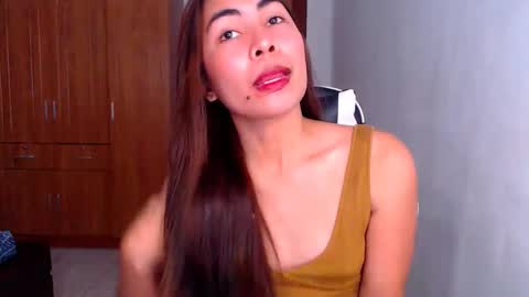 Snapshot of lustykendraxx chatting on 04/07/26, 08:42 Kendra online show from 04/07/26, 08:42