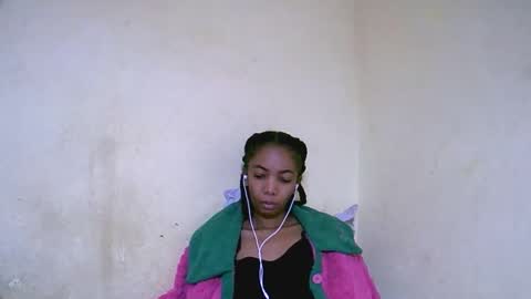 lutchia online show from 09/15/25, 12:38