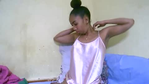 lutchia online show from 09/19/25, 06:52