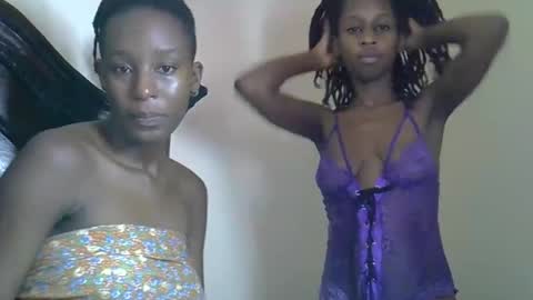 Snapshot of lutino_lovebirds chatting on 03/06/26, 09:50 lutino_lovebirds online show from 03/06/26, 09:50