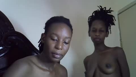 Snapshot of lutino_lovebirds chatting on 03/08/26, 03:21 lutino_lovebirds online show from 03/08/26, 03:21