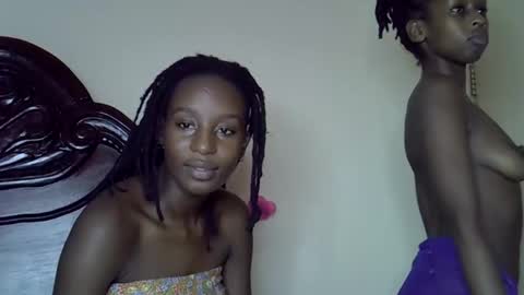 Snapshot of lutino_lovebirds chatting on 03/10/26, 04:50 lutino_lovebirds online show from 03/10/26, 04:50