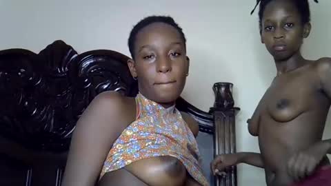 Snapshot of lutino_lovebirds chatting on 03/12/26, 06:58 lutino_lovebirds online show from 03/12/26, 06:58