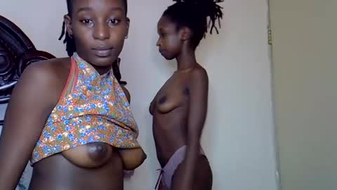 Snapshot of lutino_lovebirds chatting on 03/14/26, 11:15 lutino_lovebirds online show from 03/14/26, 11:15