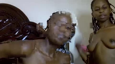 Snapshot of lutino_lovebirds chatting on 04/05/26, 07:44 lutino_lovebirds online show from 04/05/26, 07:44