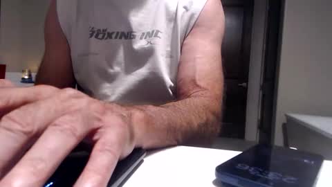 Snapshot of luv_missle chatting on 03/31/26, 06:36 luv_missle online show from 03/31/26, 06:36