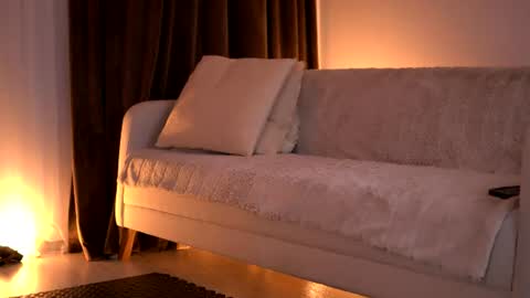Snapshot of luvcaprice chatting on 06/24/26, 01:10 Caprice online show from 06/24/26, 01:10
