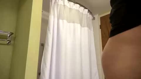 Snapshot of luveatinpussy8 chatting on 02/12/26, 09:15 luveatinpussy8 online show from 02/12/26, 09:15