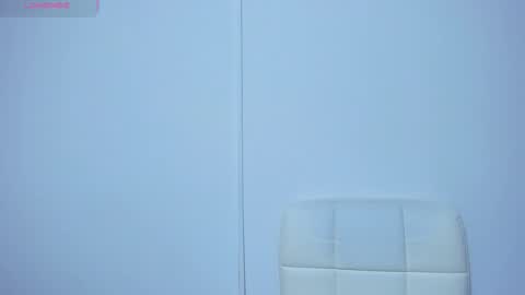 Snapshot of luvely_unique chatting on 10/09/25, 10:41 Lu. online show from 10/09/25, 10:41