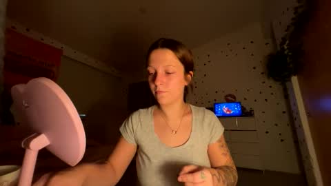 luvkendal online show from 10/24/25, 03:25