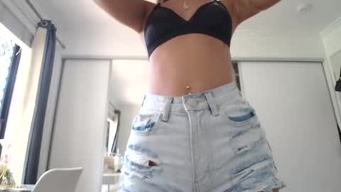 Livvyy online show from 01/09/25, 02:33