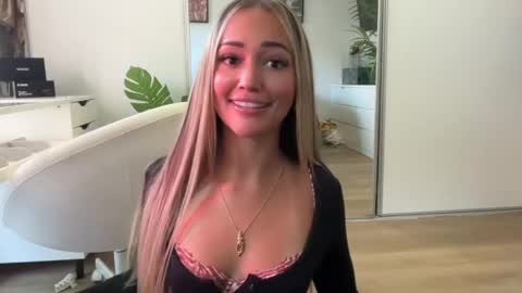 Livvyy online show from 05/22/26, 11:10