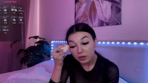 Snapshot of luvlyveronica chatting on 07/28/26, 11:28 Veronica online show from 07/28/26, 11:28