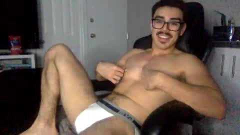 Snapshot of luvrboy77 chatting on 06/13/26, 06:11 luvrboy77 online show from 06/13/26, 06:11
