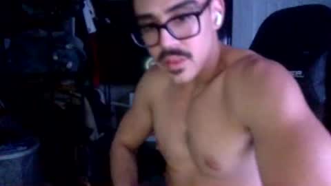 Snapshot of luvrboy77 chatting on 06/19/26, 06:51 luvrboy77 online show from 06/19/26, 06:51