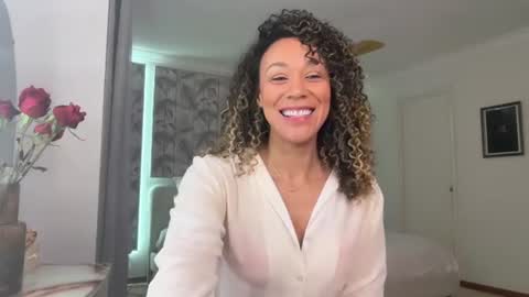 Snapshot of luvreesa chatting on 08/01/26, 12:32 Reesa online show from 08/01/26, 12:32