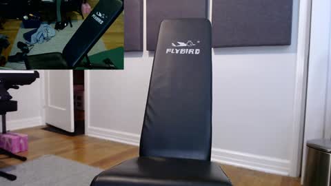 Snapshot of luvshonitoff chatting on 12/23/24, 04:33 Jim Bo online show from 12/23/24, 04:33