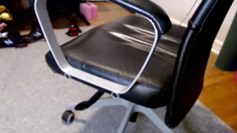 Snapshot of luvshonitoff chatting on 01/09/25, 12:35 Jim Bo online show from 01/09/25, 12:35