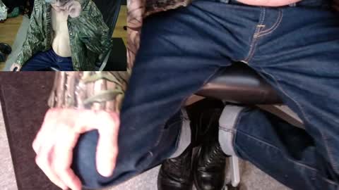 Snapshot of luvshonitoff chatting on 01/30/25, 10:08 Jim Bo online show from 01/30/25, 10:08