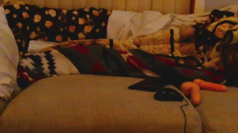 Snapshot of luvthecam2 chatting on 01/06/25, 04:04 M Jordan online show from 01/06/25, 04:04