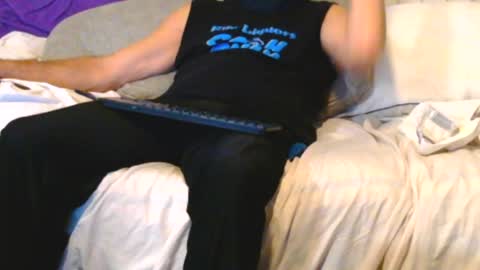 Snapshot of luvthecam2 chatting on 01/07/25, 03:57 M Jordan online show from 01/07/25, 03:57