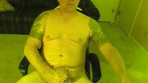 Snapshot of luvtoc2c1975 chatting on 12/03/25, 12:03 luvtoc2c1975 online show from 12/03/25, 12:03