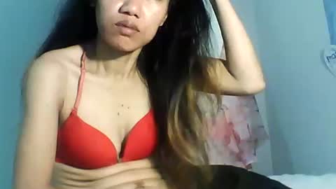 Bee Bee online show from 10/31/25, 09:38