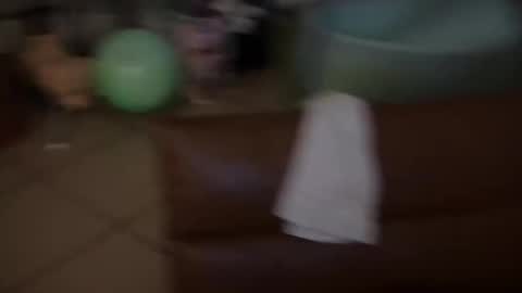 Snapshot of luvvlyfe chatting on 10/21/25, 04:02 LUVV online show from 10/21/25, 04:02