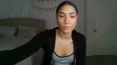 Liv 3 online show from 12/05/25, 04:14