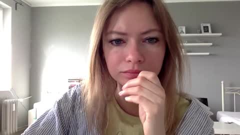 Snapshot of lux_millie chatting on 04/12/26, 07:13 Millie online show from 04/12/26, 07:13