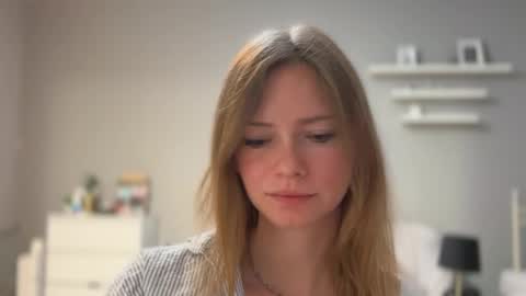 Snapshot of lux_millie chatting on 06/04/26, 08:48 Millie online show from 06/04/26, 08:48