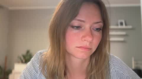 Snapshot of lux_millie chatting on 07/29/26, 09:02 Millie online show from 07/29/26, 09:02