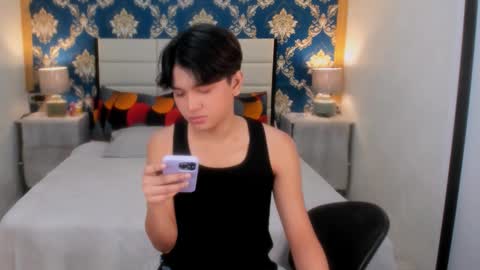 Snapshot of lux_white chatting on 03/04/25, 02:06 queen lux online show from 03/04/25, 02:06