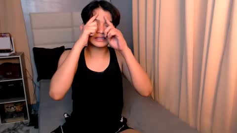 Snapshot of lux_white chatting on 03/06/25, 05:22 queen lux online show from 03/06/25, 05:22