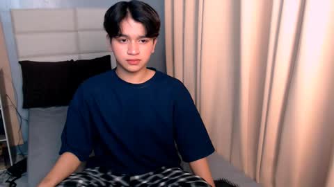 Snapshot of lux_white chatting on 03/08/25, 08:57 queen lux online show from 03/08/25, 08:57