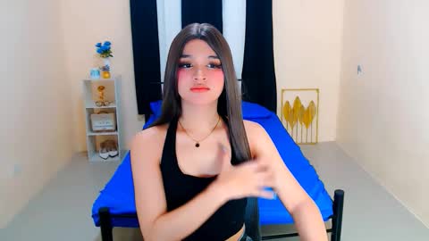 Snapshot of lux_white chatting on 10/10/25, 12:53 queen lux online show from 10/10/25, 12:53