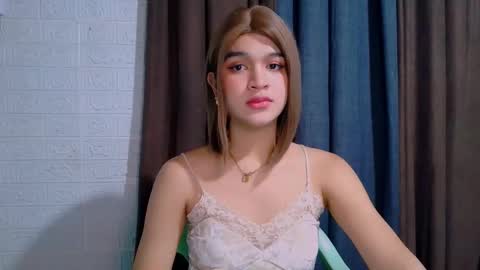 Snapshot of lux_white chatting on 03/10/26, 02:16 queen lux online show from 03/10/26, 02:16