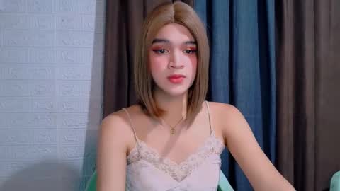 Snapshot of lux_white chatting on 03/11/26, 01:44 queen lux online show from 03/11/26, 01:44